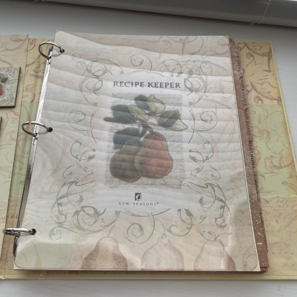 New Seasons Recipe Keeper Hardcover Binder with Magnets and Notepad - Picture 3 of 8